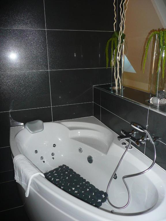 Hotel Le Saint Aubin Chevillé Habitación foto
